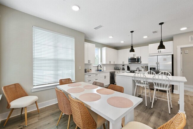 Building Photo - 11830 Buckfield Cir