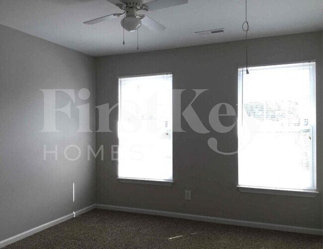 Building Photo - 2803 Stephen Oaks Way