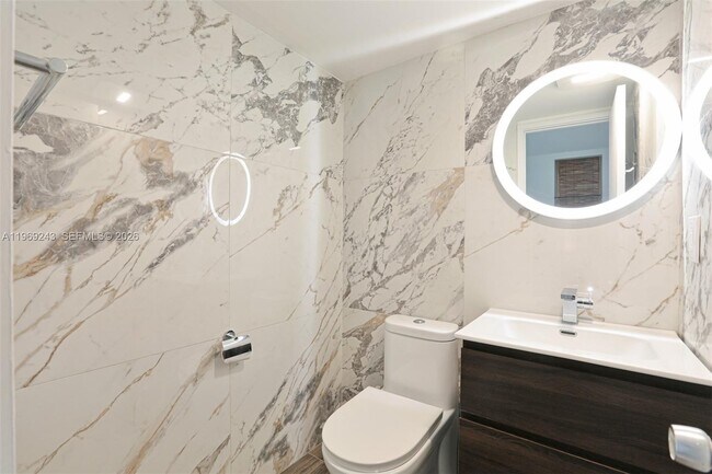 Building Photo - 6801 Indian Creek Dr