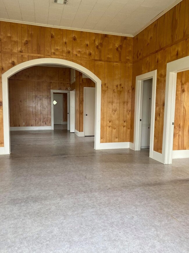 Building Photo - 135 Castille St