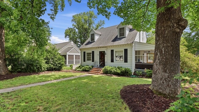 Building Photo - Heart of Woodland Heights just blocks from JRPS, Renovated 2BR / 1.5BA home with gardens