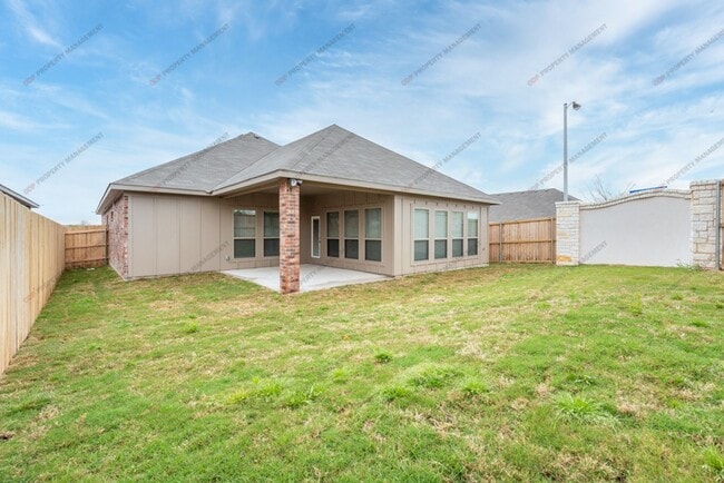 Building Photo - 742 Friar Tuck Dr