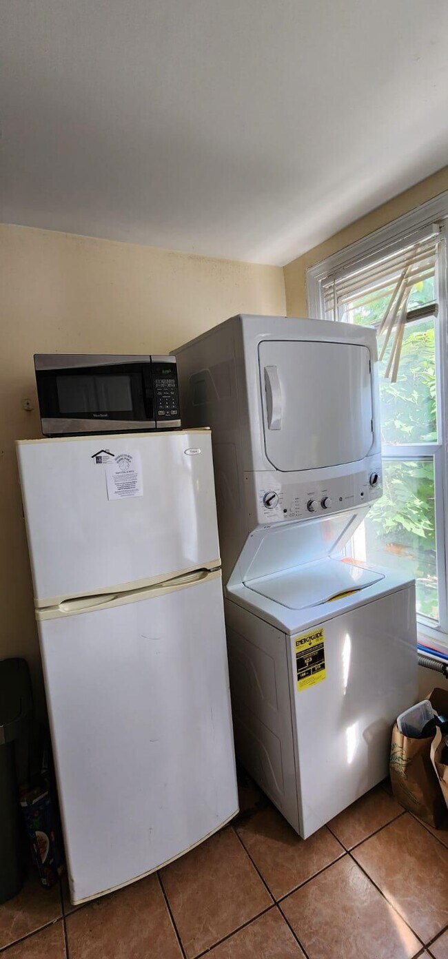 Building Photo - 4210 Powelton Ave