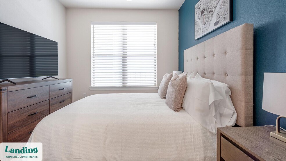 Building Photo - 14015 Univ Pass