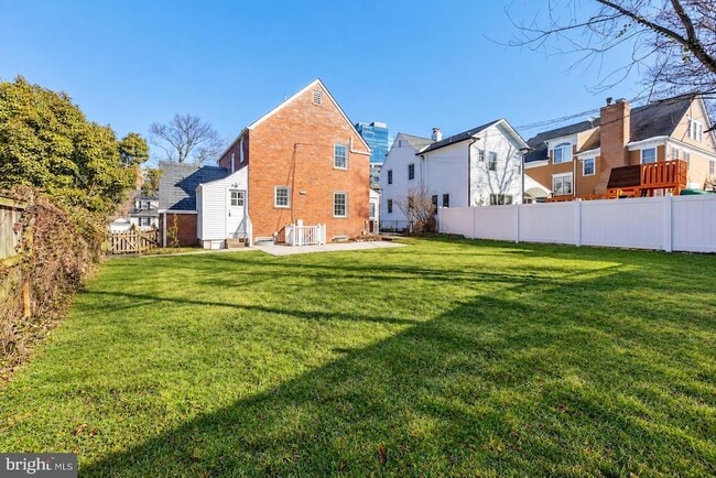 Building Photo - 4816 Leland St