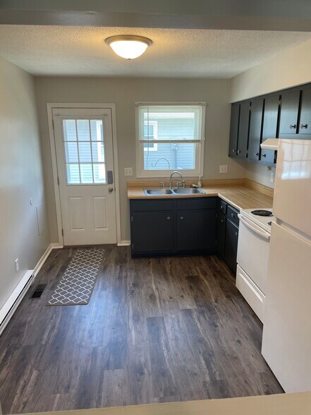 Building Photo - 1017 Ebersole Blvd