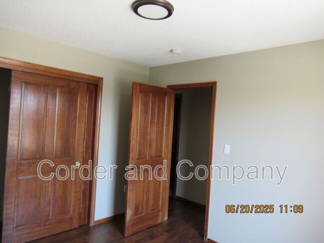 Building Photo - 819 Tumulus Dr NW