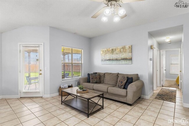 Building Photo - 5411 Forest Cove Dr