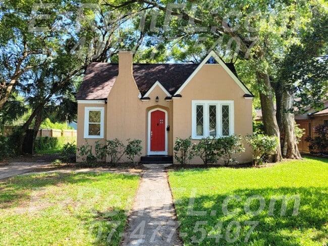 Primary Photo - 2nd Floor Attic Studio Apt w/ Kitchenette ...