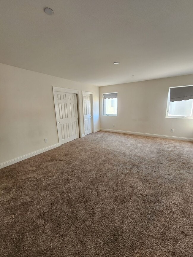 Building Photo - 231 Ninos Dr
