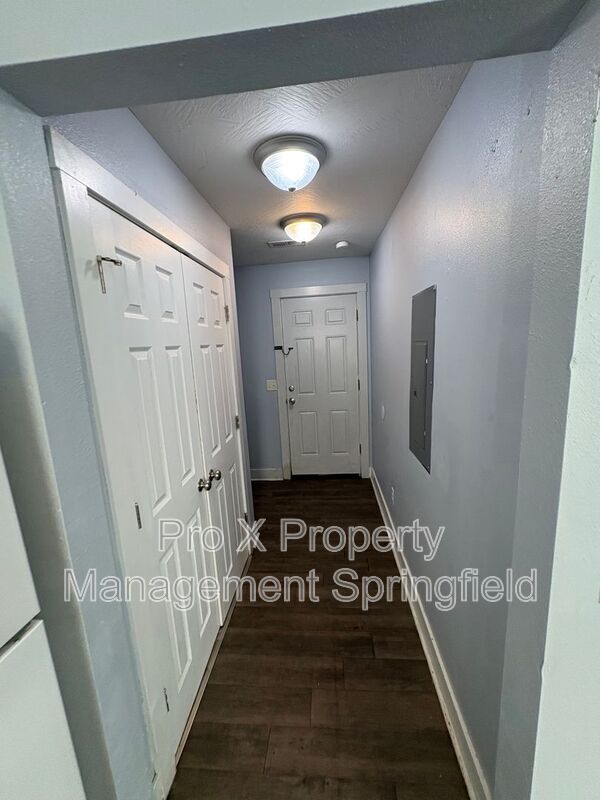 Building Photo - 3220 N Howard Ave