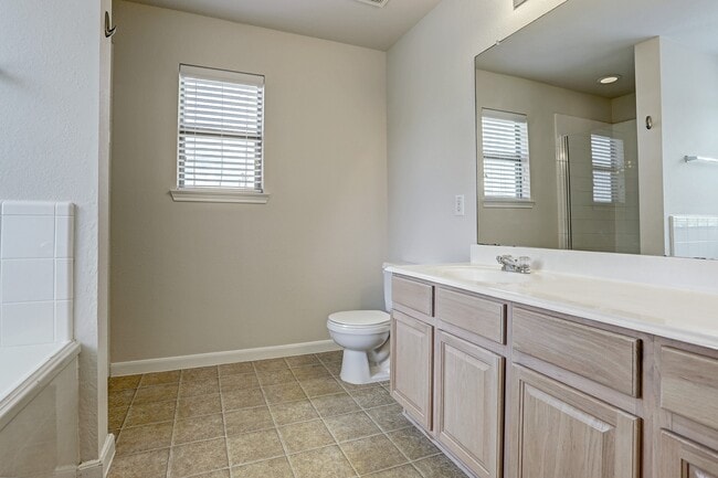 Building Photo - 2718 Skyview Chase Ln