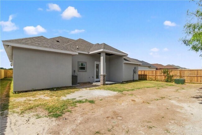 Building Photo - 13 E La Pointe Ave