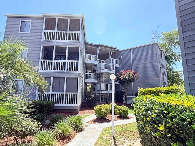 Building Photo - 10174 Beach Dr SW