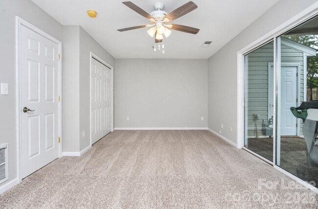 Building Photo - 10519 Yellow Rose Ln