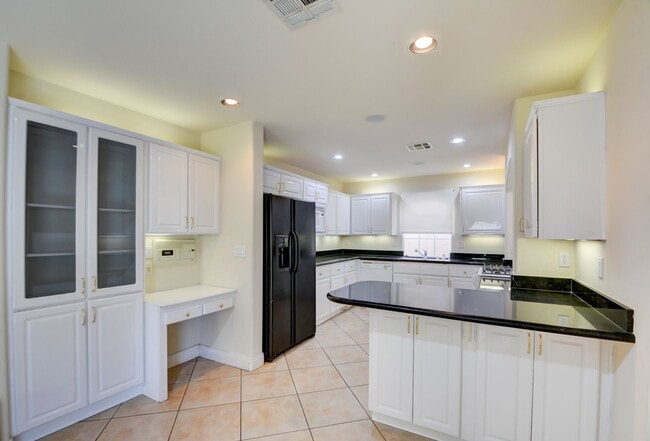 Building Photo - Southern Highlands Pool and Spa-Guard Gated