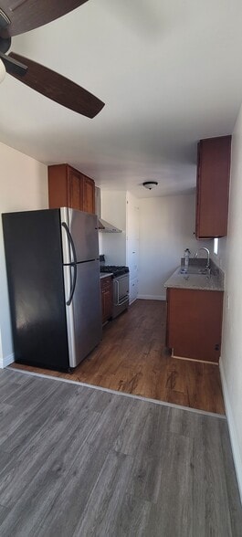 Building Photo - 731 1/2 Via Altamira