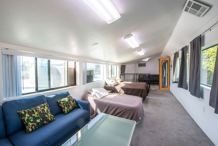 Loft/Bedroom 4 - 809 Warren Ave