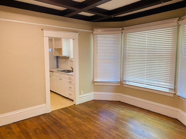 Building Photo - Charming 2 bed Bungalow