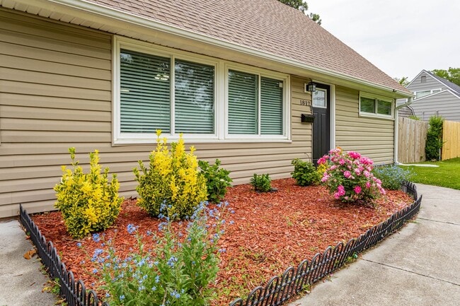 Building Photo - Norfolk Updated Home