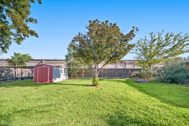 Building Photo - 5013 Camden Ln