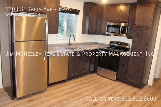 Building Photo - 1303 SE Jetty Ave