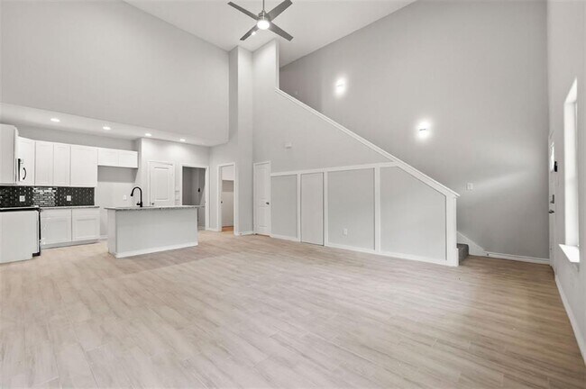 Primary Photo - 15898 Chestnut Dr