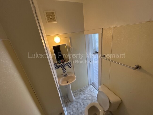 Building Photo - 418-420 Pearl St