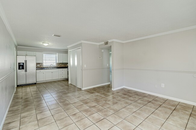Primary Photo - 8727 N 50th St