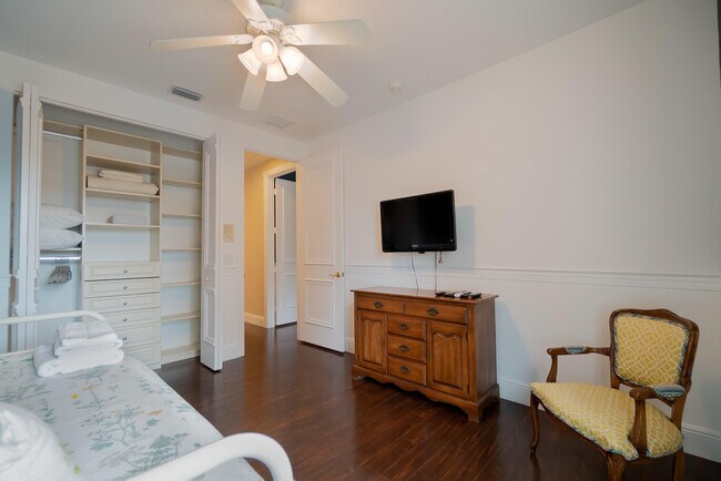 Building Photo - 4510 Island Reef Dr
