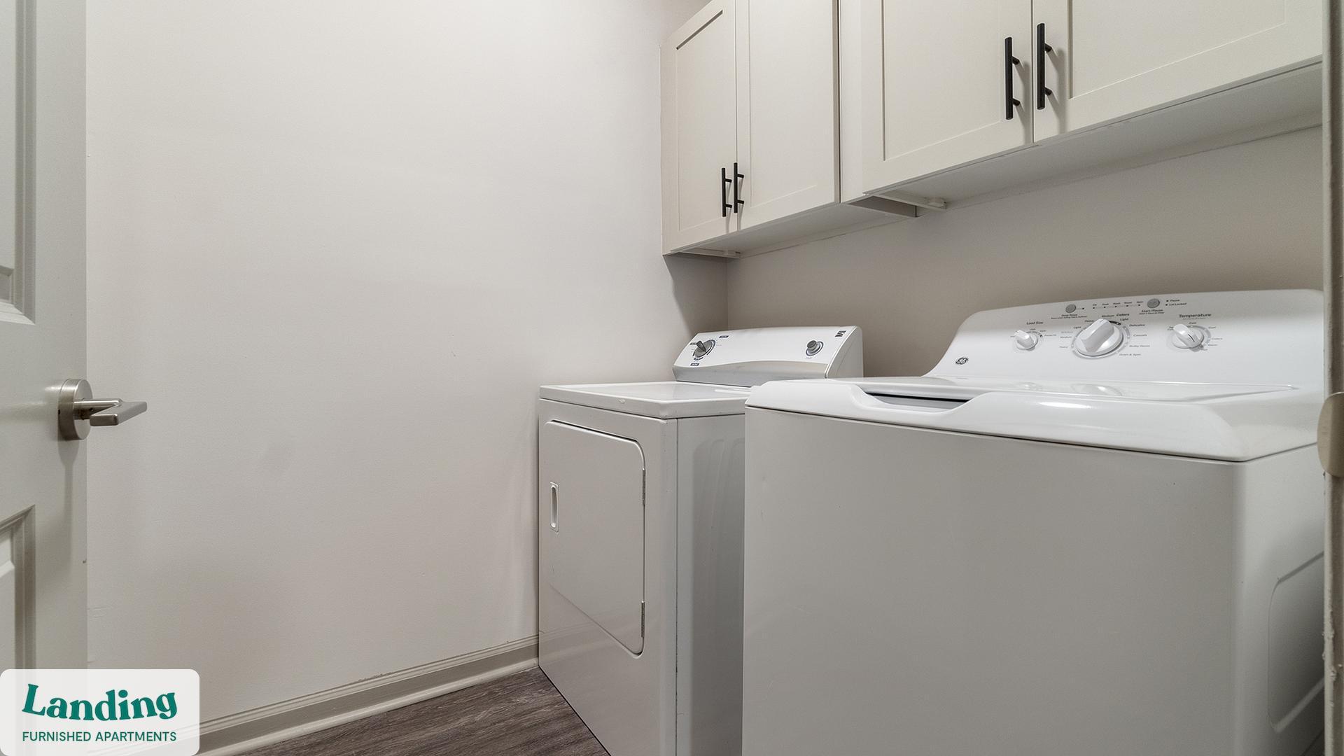 Building Photo - 900 E Six Forks Rd