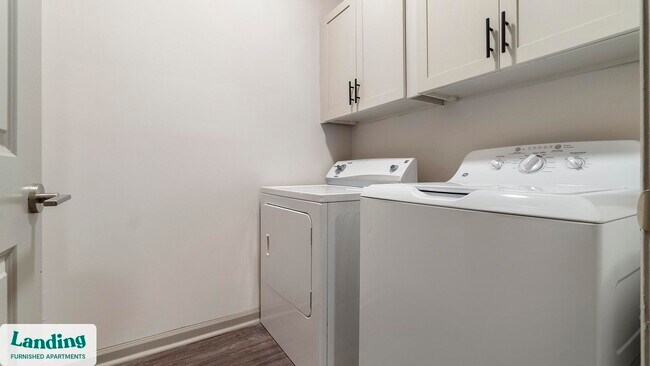 Building Photo - 900 E Six Forks Rd