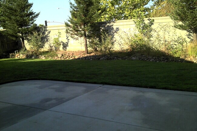 Building Photo - 6503 Kingbird Ct