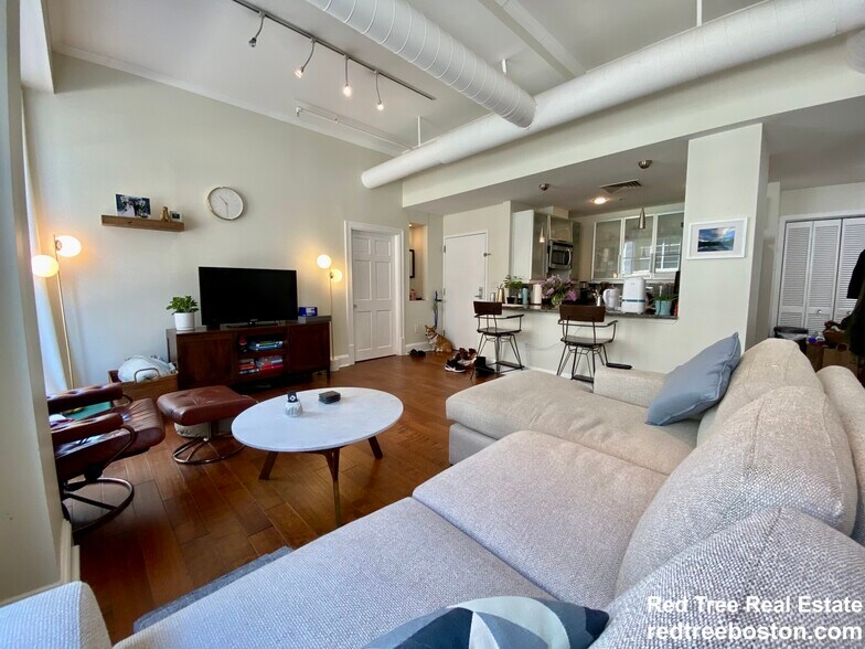 Building Photo - 139 E Berkeley St