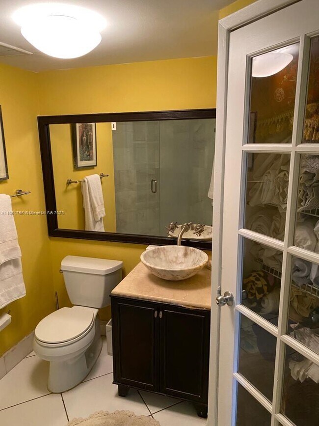 Building Photo - 5880 Collins Ave