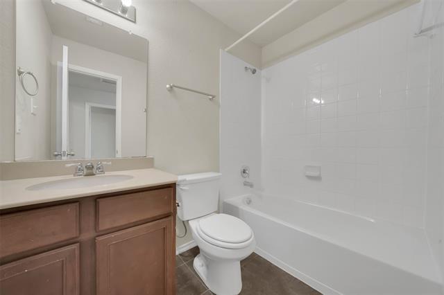 Building Photo - 2133 Meadow View Dr