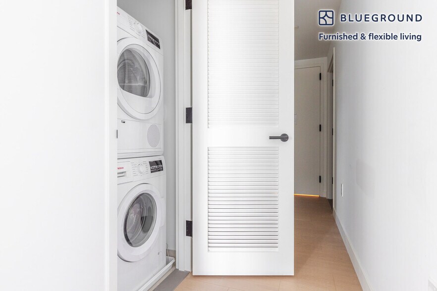 Building Photo - 478 Kent Ave