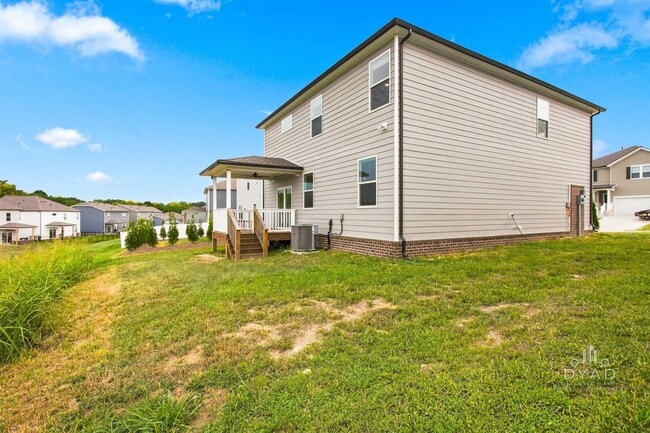 Building Photo - 163 E Millbrook Dr