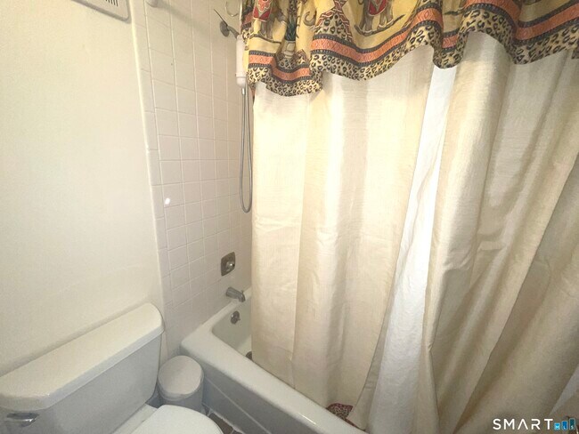 Building Photo - 21 Hudson Glen St