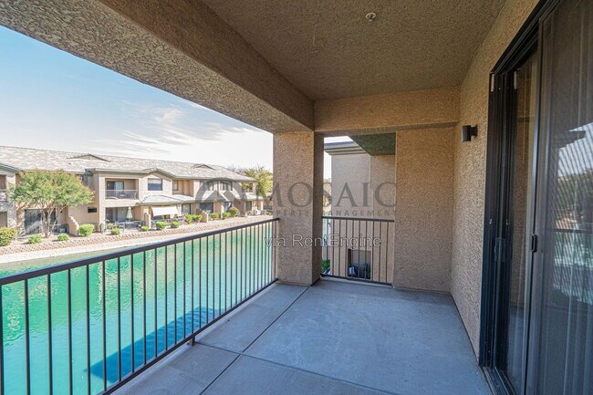 Building Photo - 705 W Queen Creek Rd