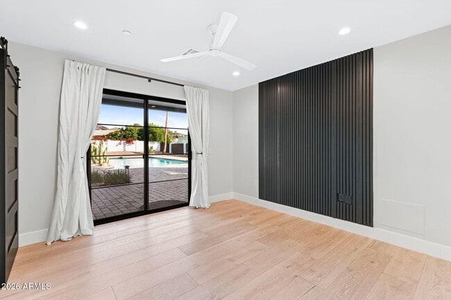 Building Photo - 3842 E San Miguel Ave