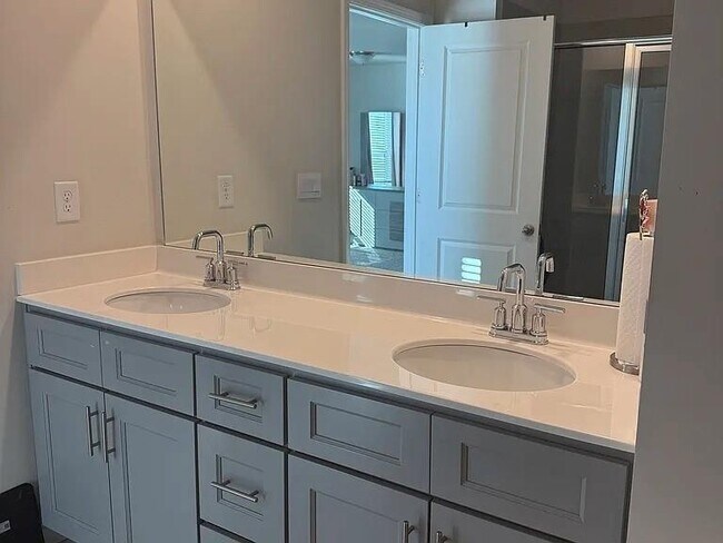 Building Photo - 1177 Sunny Lk Dr