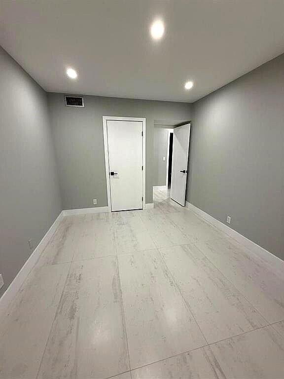 Building Photo - 2191 NE 68th St