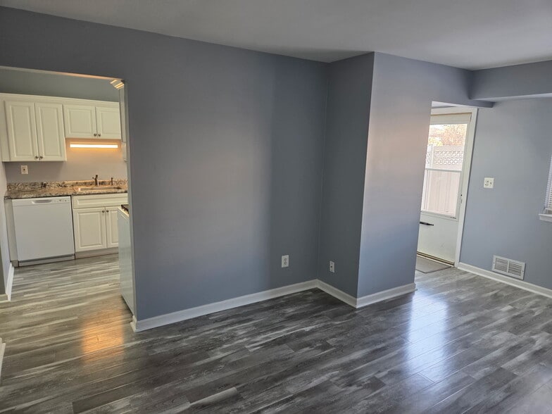 Living Room - 24943 Mayfair St