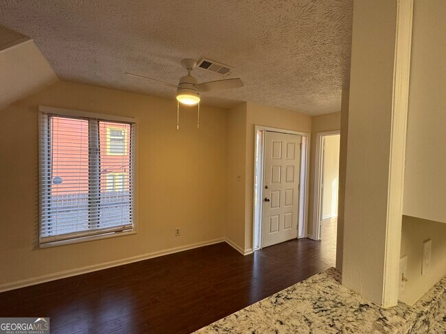 Building Photo - 1717 Wynndowne Trail