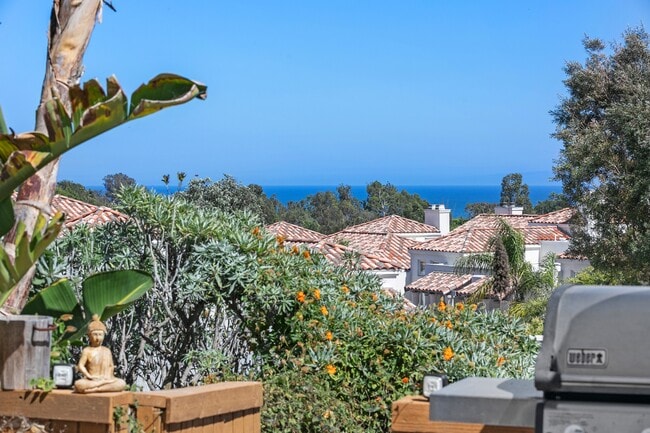 Building Photo - 28711 CA-1