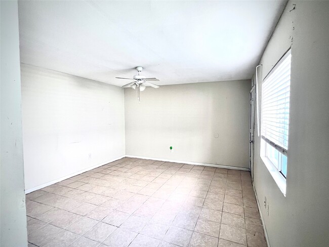 Building Photo - 6802 Sayers St
