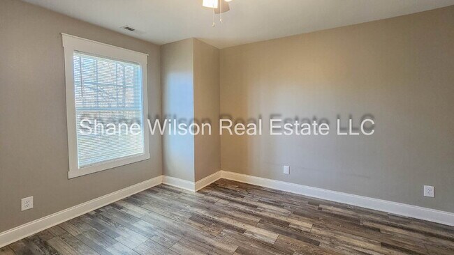 Building Photo - 3263 Chattanooga Rd