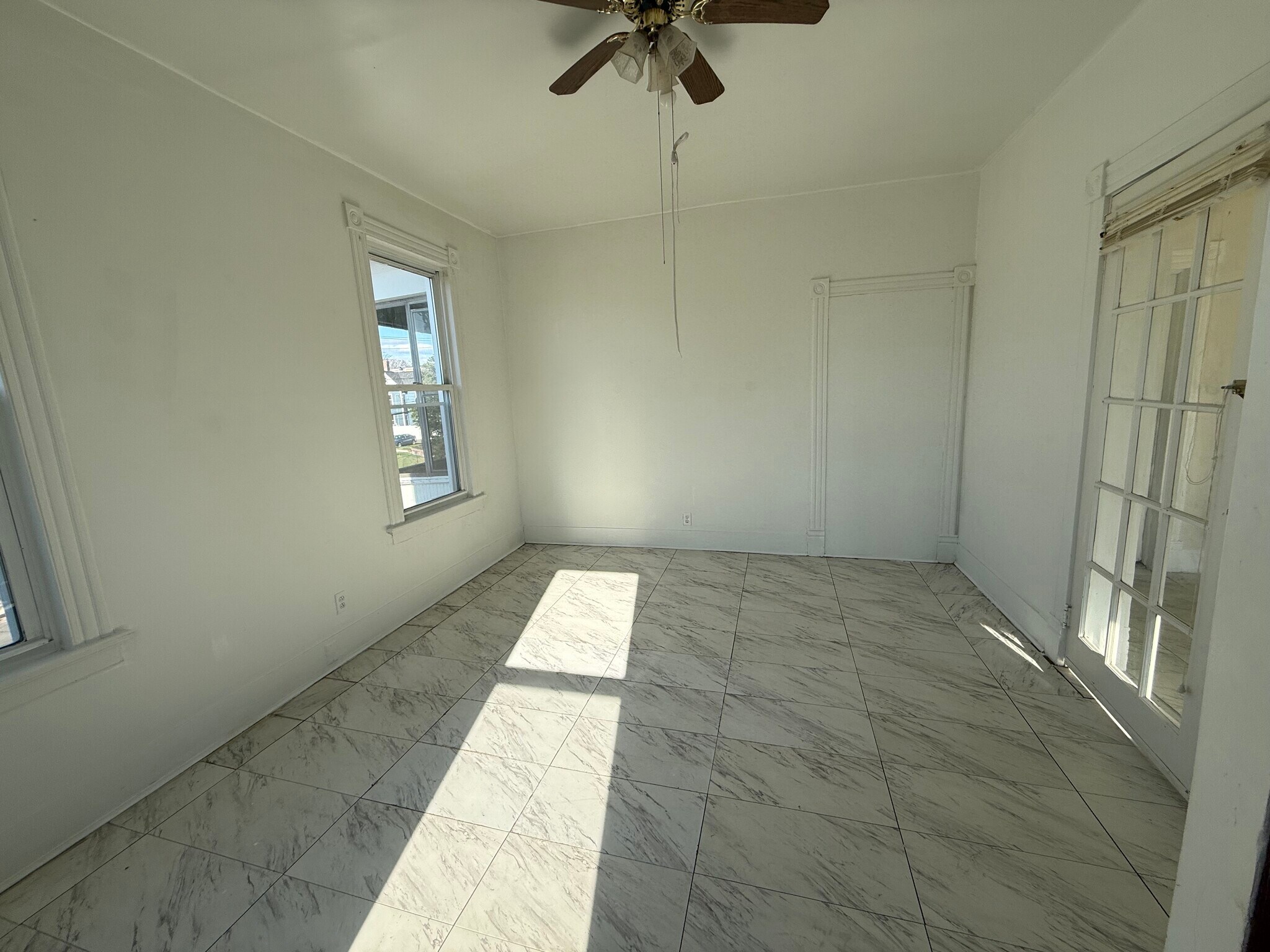 Building Photo - 115 Britannia St