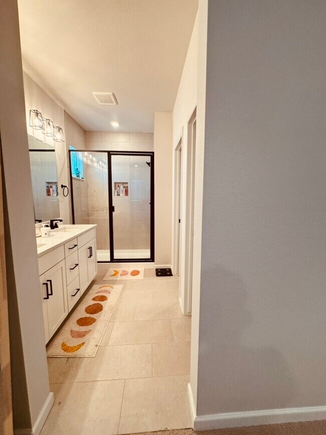 Building Photo - 6944 Hidden Cv Ct